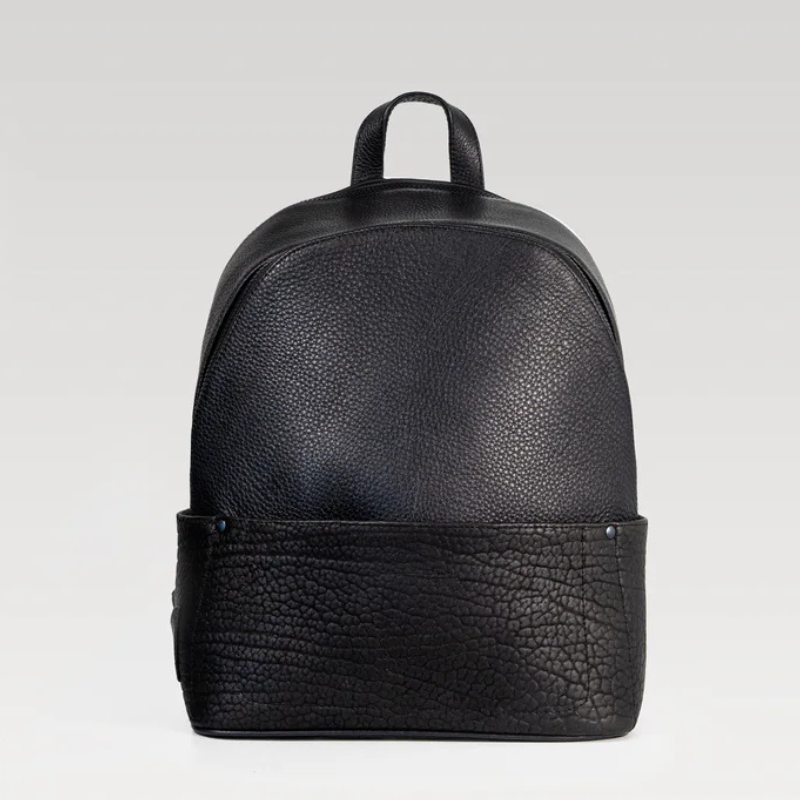 Backpack Leonel de Cuero Negro con Cuello de Toro Negro