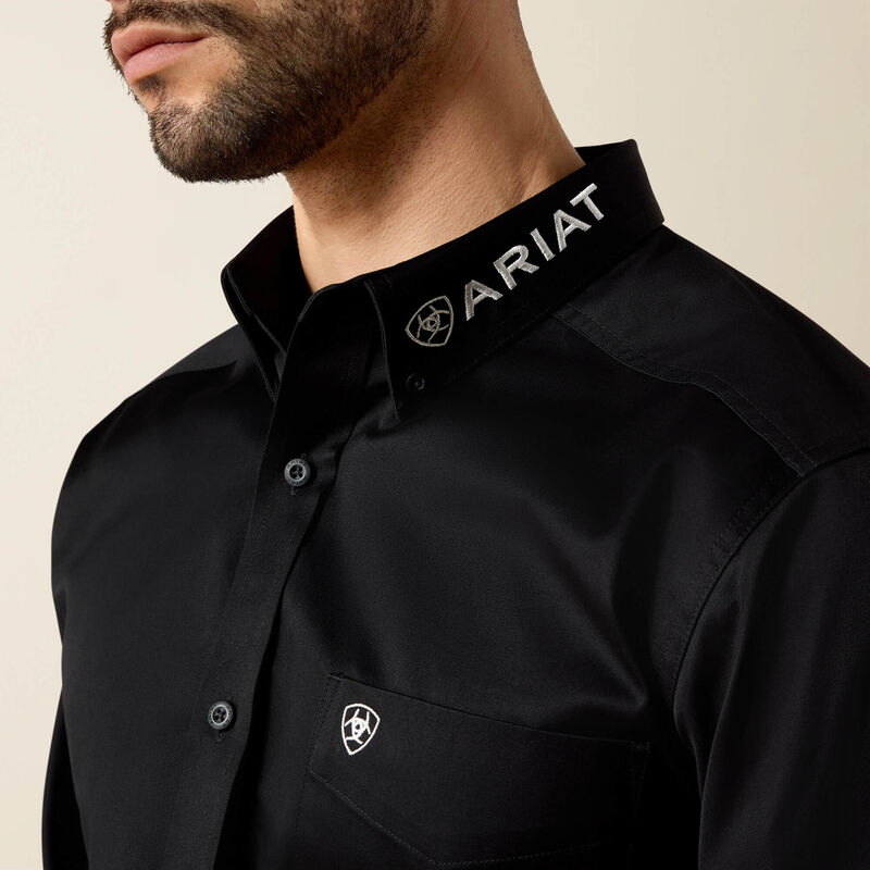 Camisa Ariat Team Logo Twill Negro Corte Fitted