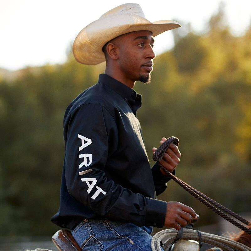 Camisa Ariat Team Logo Twill Negro Corte Fitted